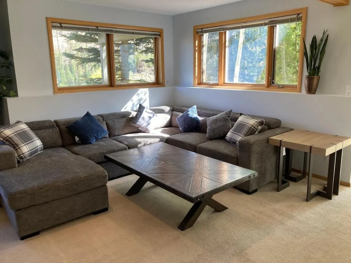 Sunny Mountainside Getaway Amazing Location Holiday home *