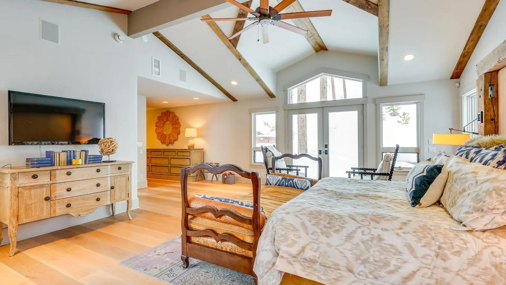 Mountain Retreat With Hot Tub And Deck!