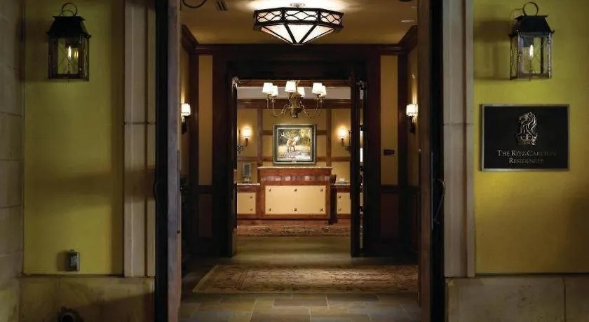 The Ritz-carlton Club, ホテル