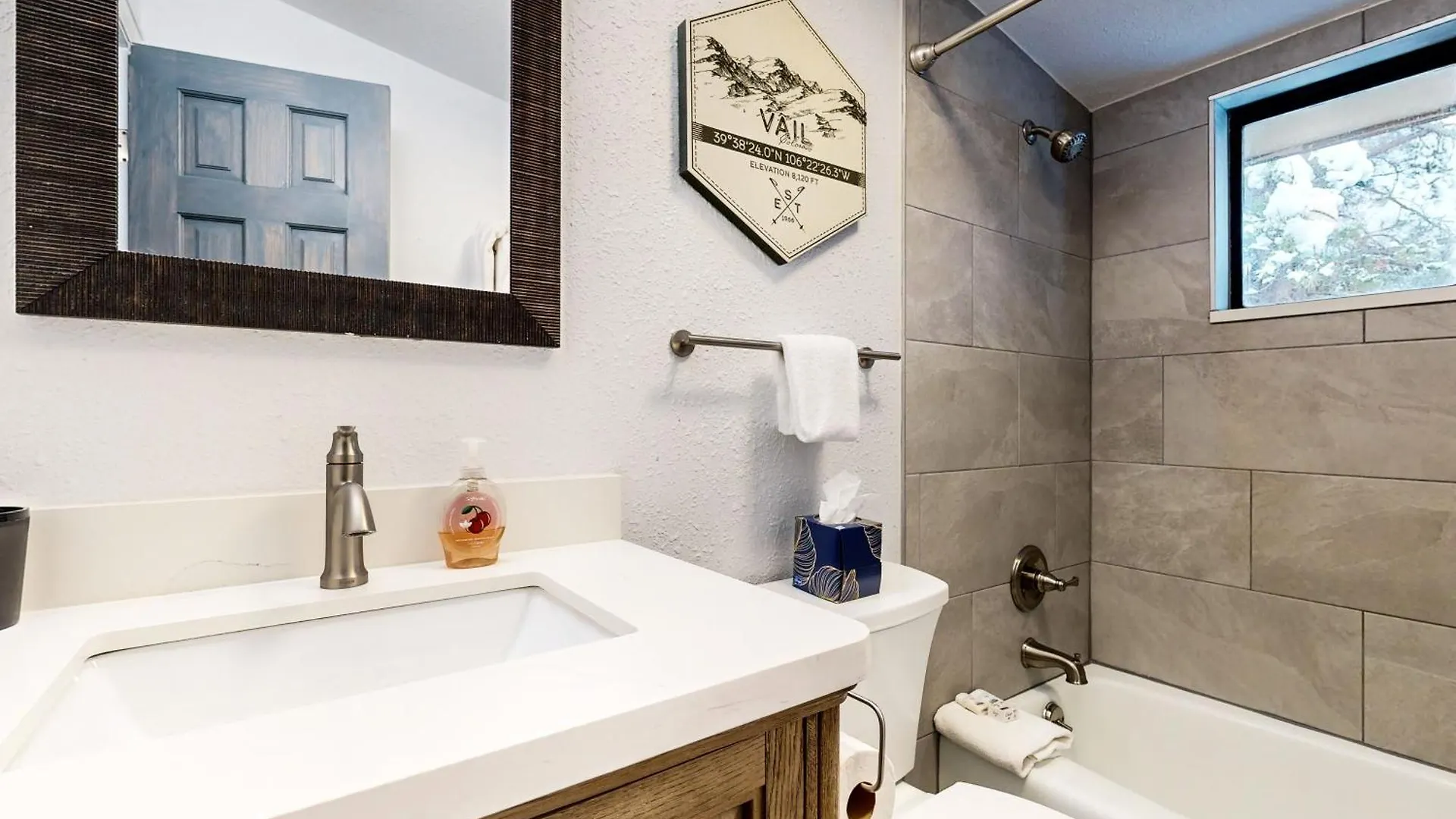 Eagles Nest + Rogers Roost Apartment *