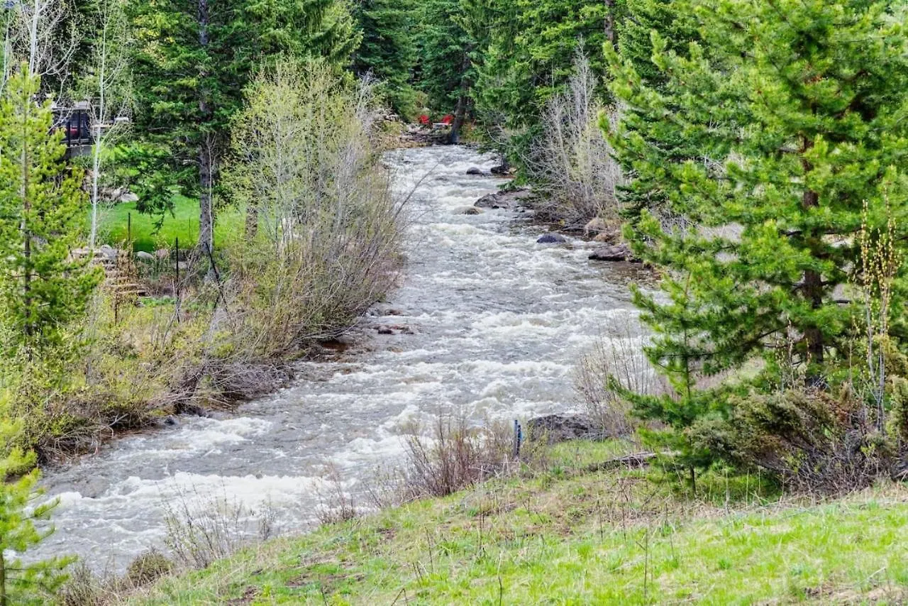 Holiday home Cozy Secluded Riverfront Fireplace Parking Vail