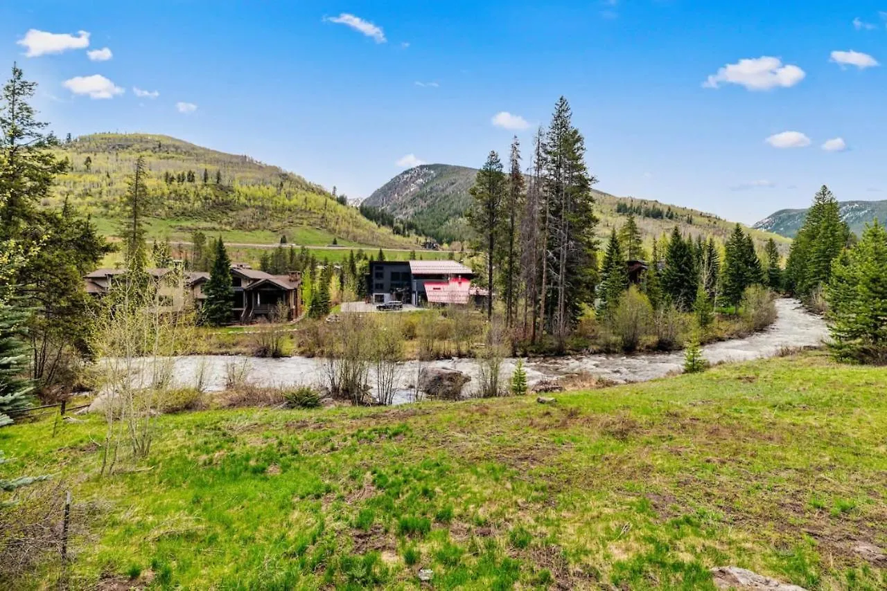 Cozy Secluded Riverfront Fireplace Parking * Vail