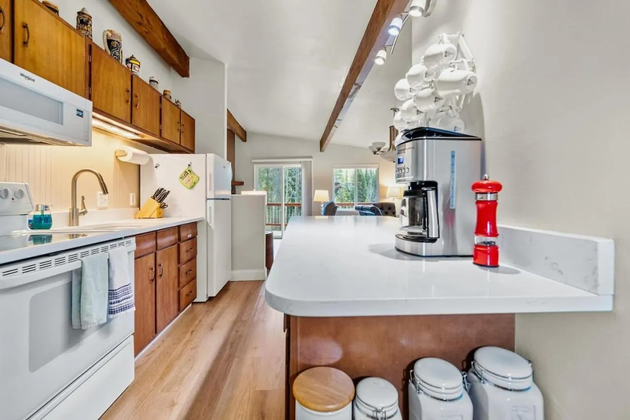 Cozy Secluded Riverfront Fireplace Parking *