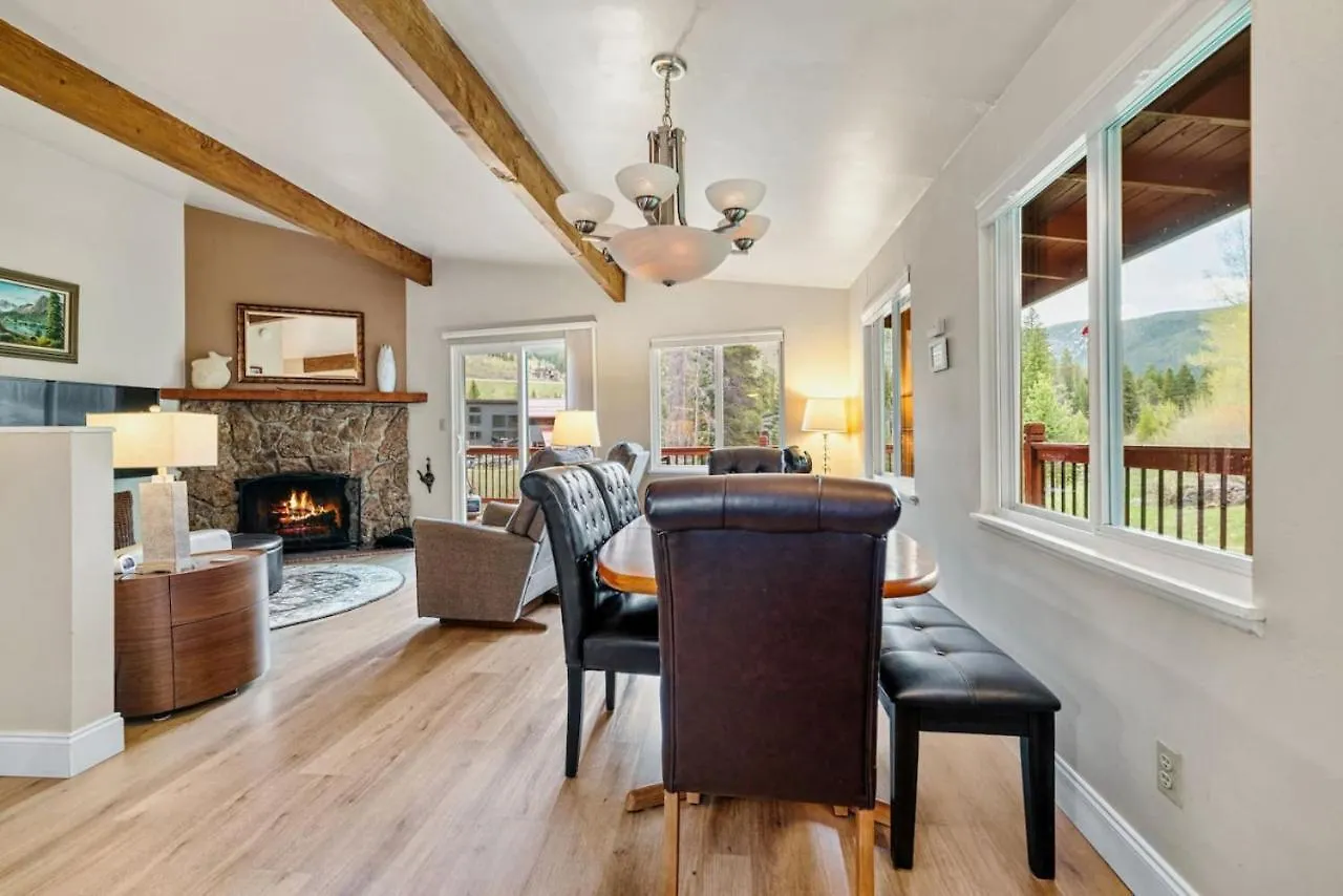 Cozy Secluded Riverfront Fireplace Parking