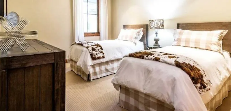 Platinum Ritz-carlton 4 Bedroom Mountain Just One Block From The Eagle Bahn Gondola