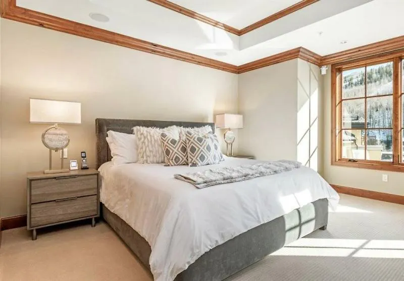 Apartment Platinum Ritz-carlton 4 Bedroom Mountain Just One Block From The Eagle Bahn Gondola