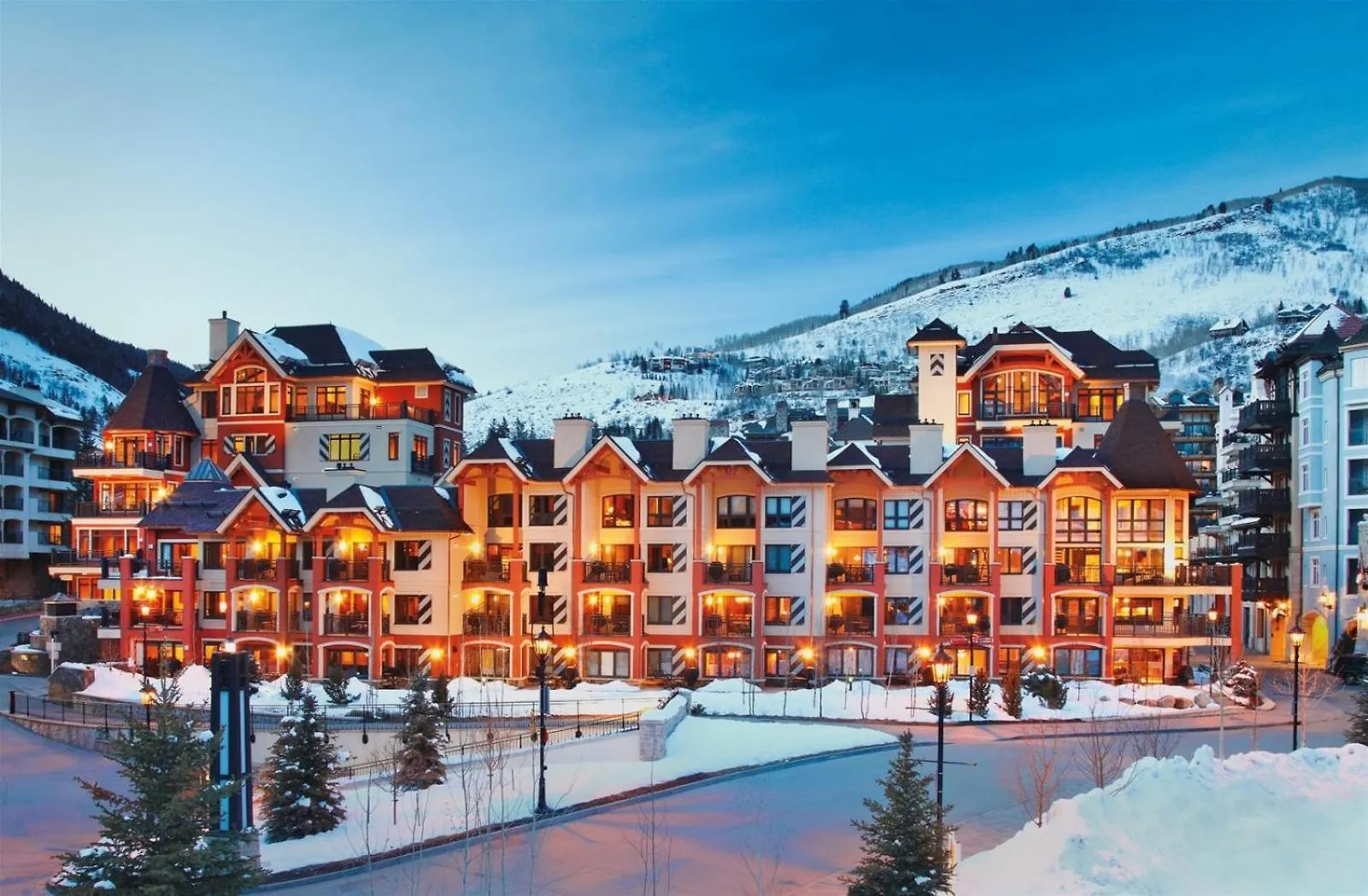 Lionshead Village Ski-in/ski-out Suite: Slopeside Pool & Hot Tub Apartment Vail