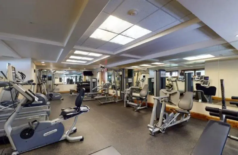 Apartment Lionshead Village Ski-in/ski-out Suite: Slopeside Pool & Hot Tub Vail