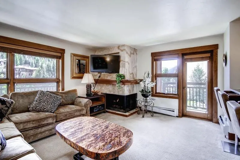 Apartment Lionshead Village Ski-in/ski-out Suite: Slopeside Pool & Hot Tub *