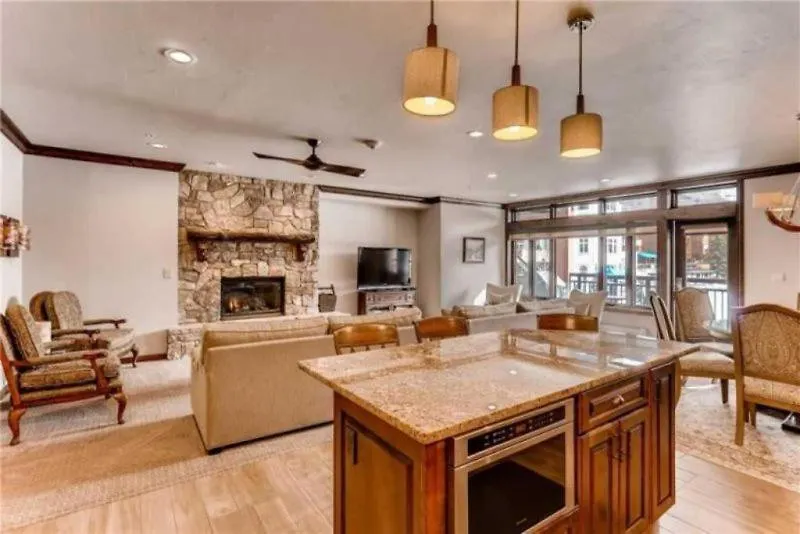 Lionshead Alpine Lodge: Ski-in/ski-out With Heated Pool