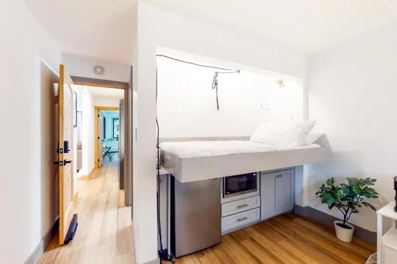 Sandstone Neighborhood 2 Bedroom - Along Shuttle Route! Apartment Vail