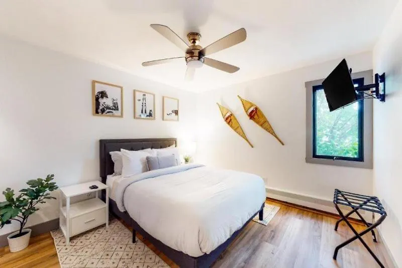 Sandstone Neighborhood 2 Bedroom - Along Shuttle Route! Apartment