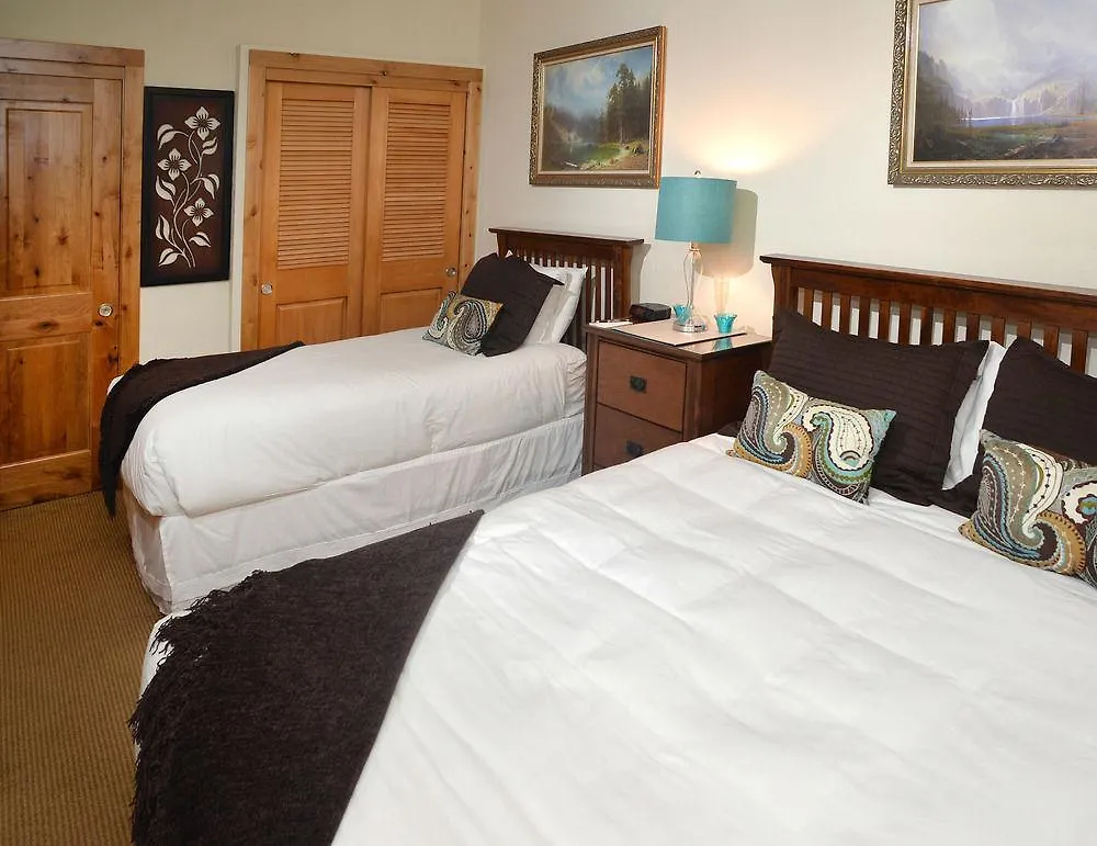Vantage Point Lionshead By Berkshire Hathaway Hotel 2*