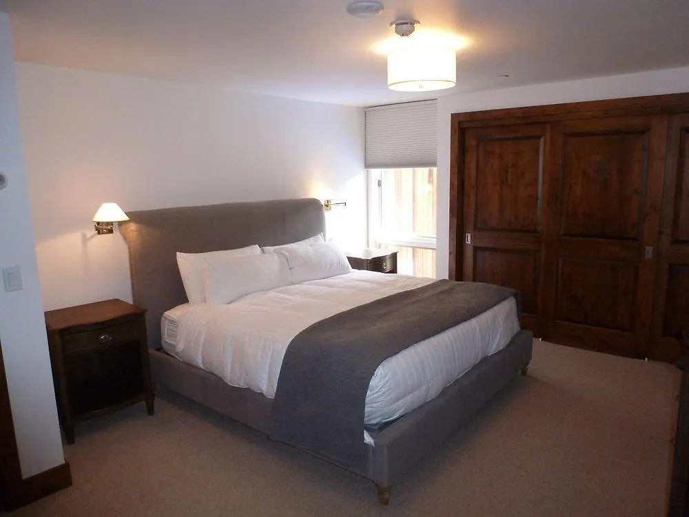Hotel Vantage Point Lionshead By Berkshire Hathaway 2*