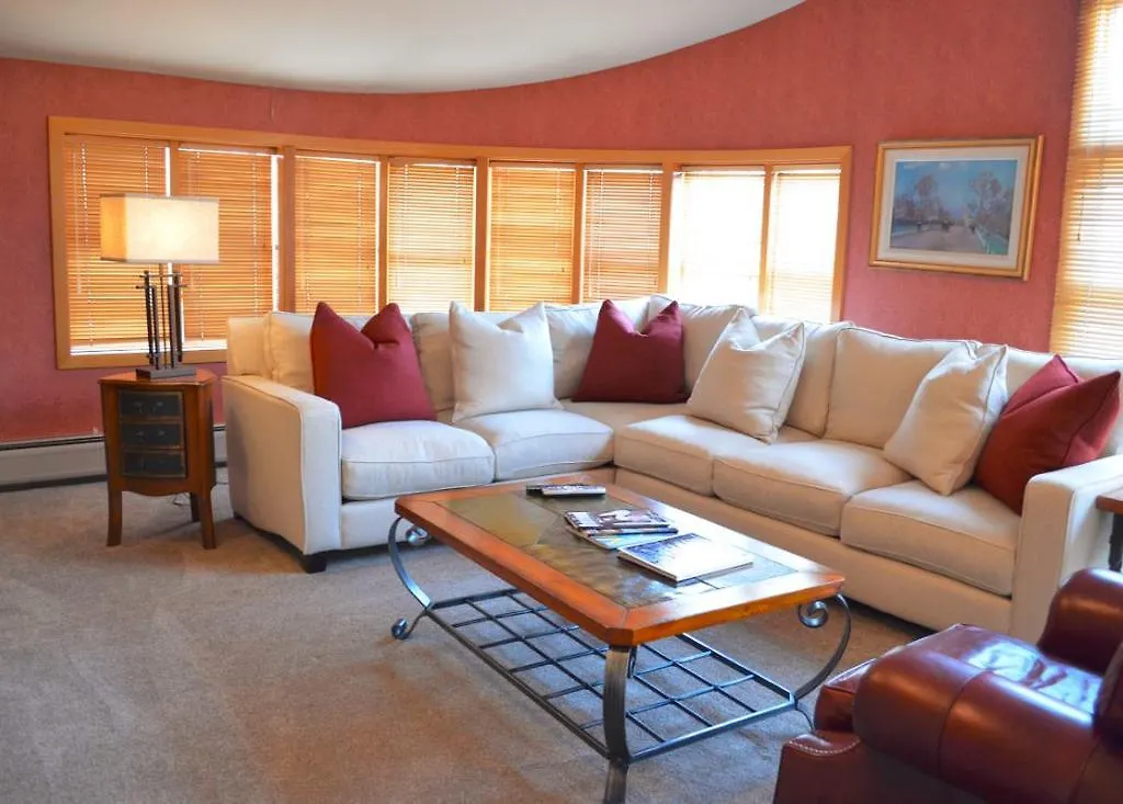 Aparthotel Center Place 3*