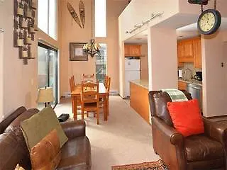 Apartment Vantage Point