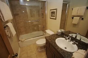 9 Road Hotel 3*