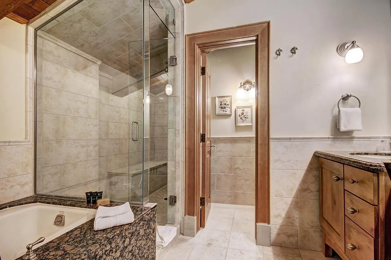 2 Bedroom At The At View Of Gore Range Vail