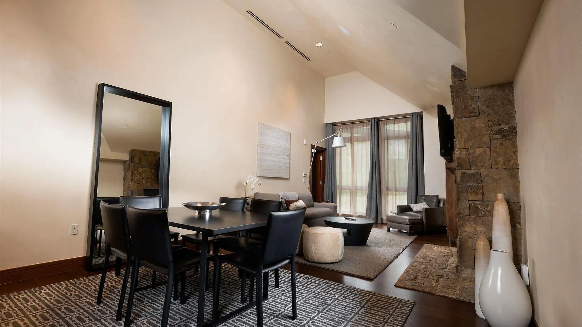 アパートホテル Elevation Residences At Solaris 5*