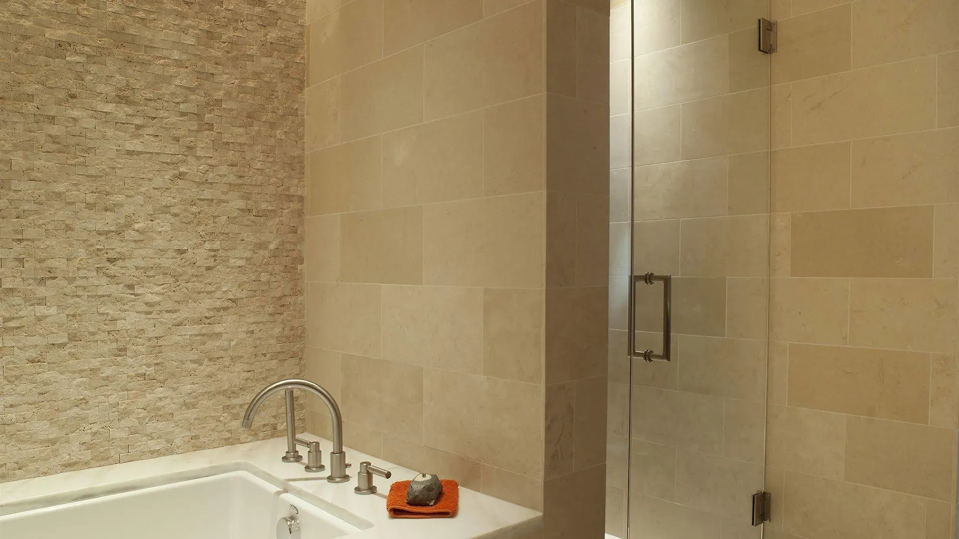 Elevation Residences At Solaris ベール
