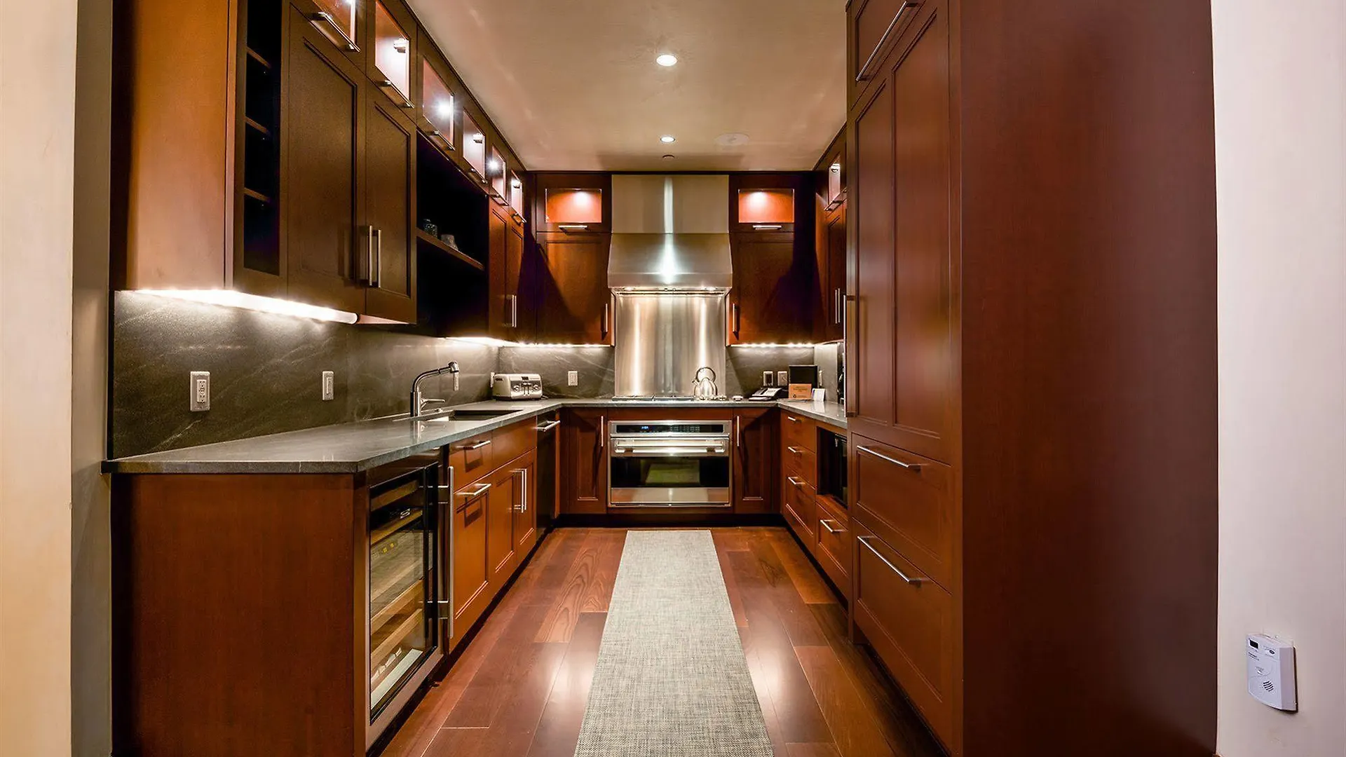 Elevation Residences At Solaris アパートホテル ベール