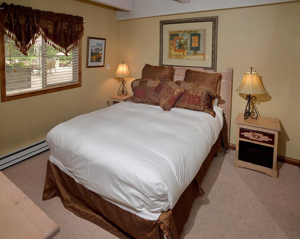 Hotel Vantage Point Lionshead By Berkshire Hathaway 2*
