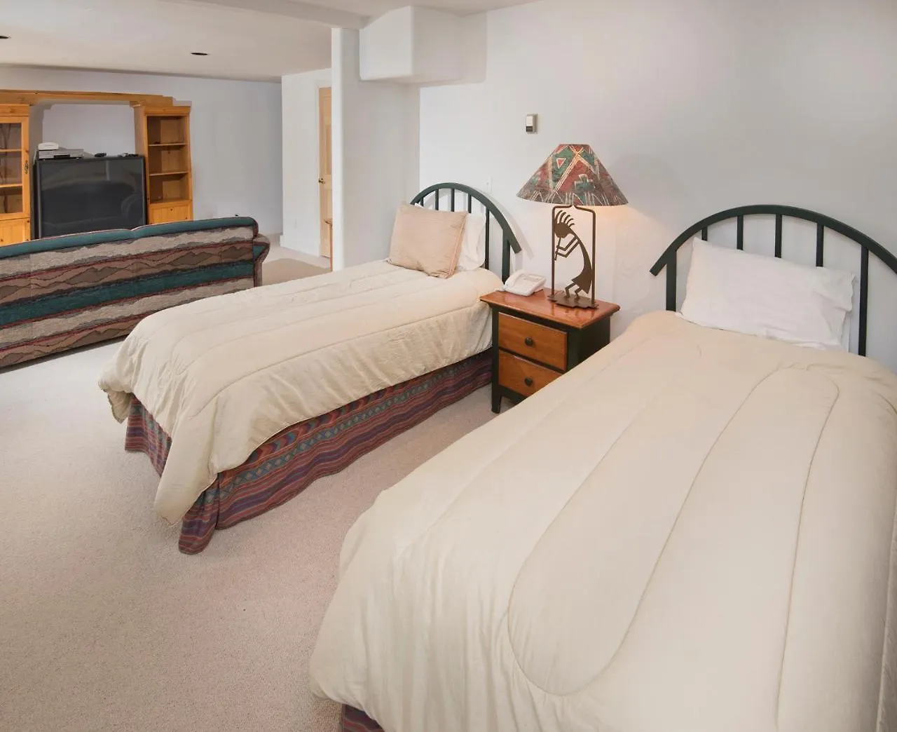 Cascade Village Area 5 Bed 4 Bath, Walk To Lift!