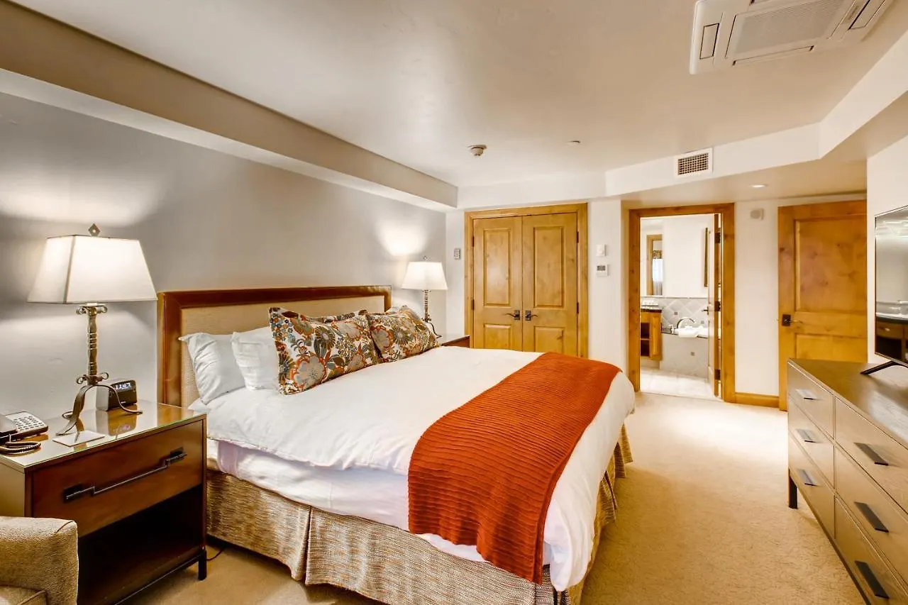 Gravity Haus Lodge
