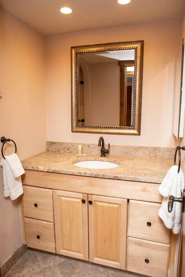 Apartment 111 International Vail