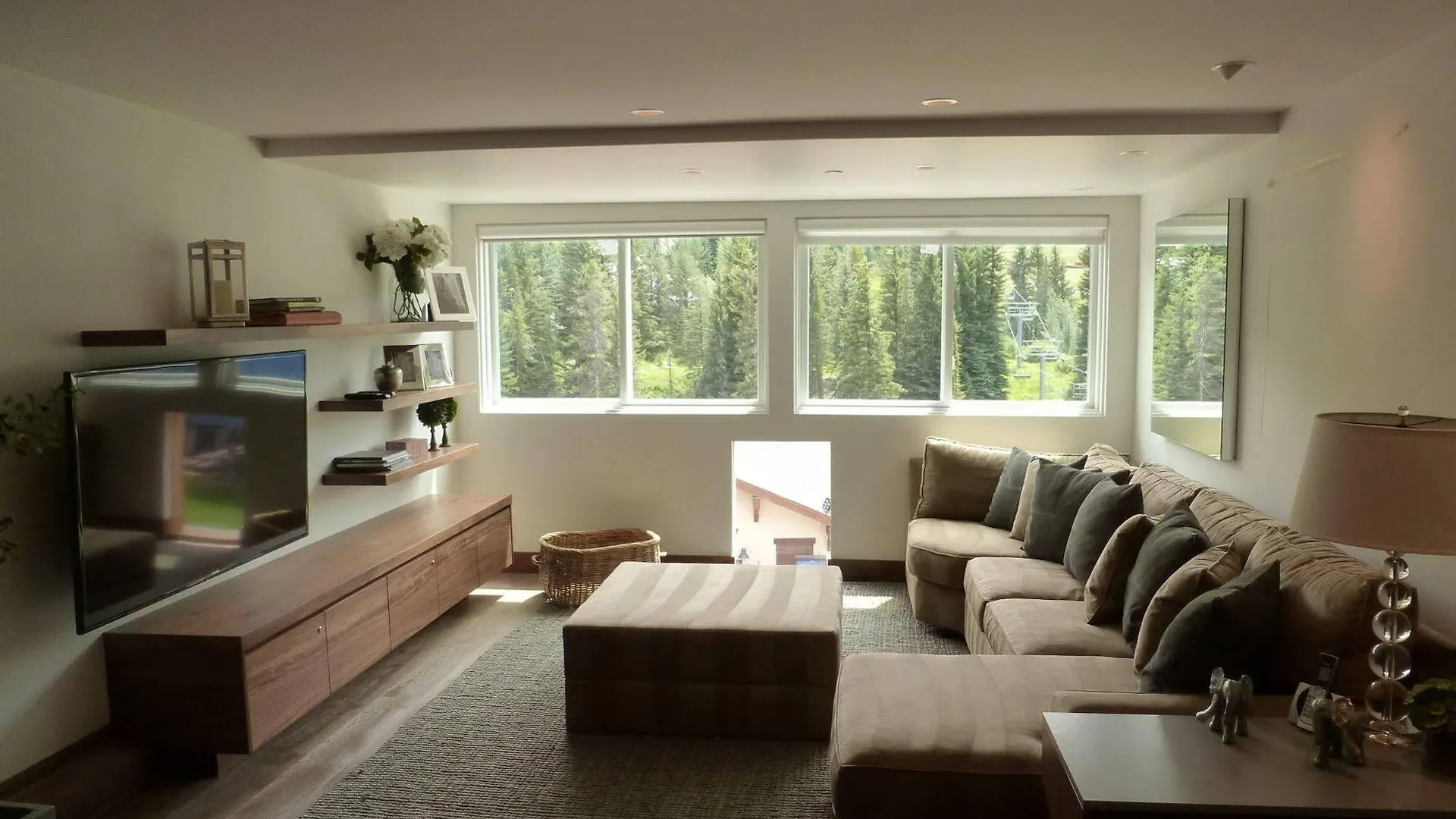 Lionshead Center By Berkshire Hathaway 3*