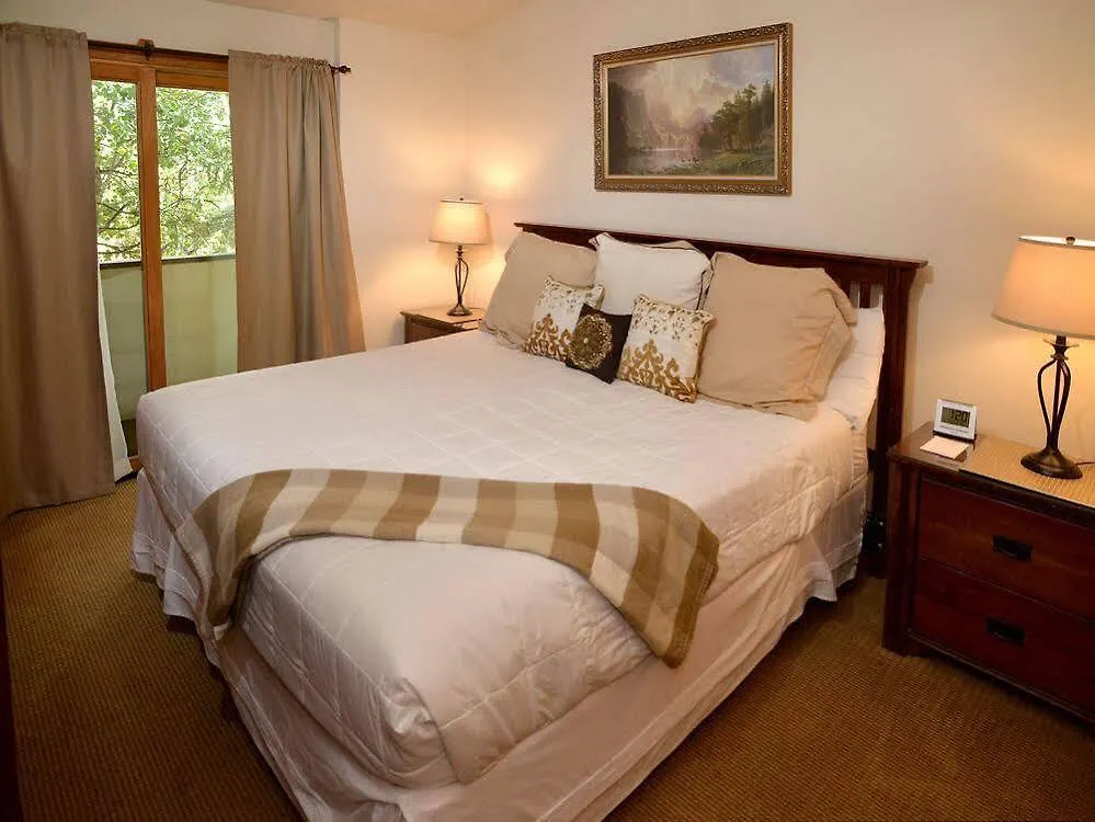 Hotel Lionshead Center By Berkshire Hathaway 3*