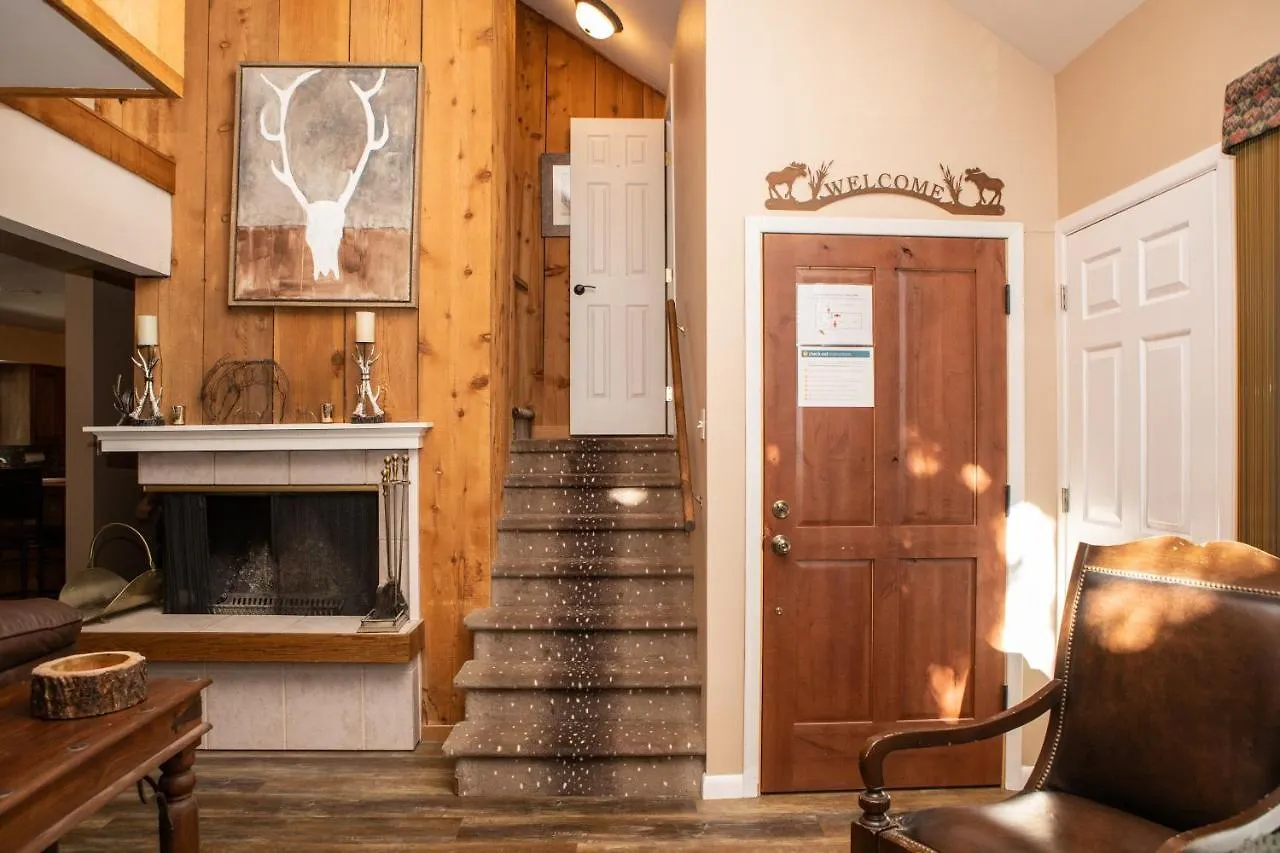 6 Chamonix Lane Townhouse Holiday home *