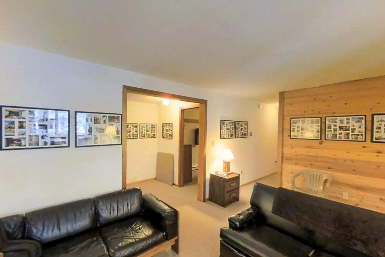 Katsos Ranch Retreat Holiday home