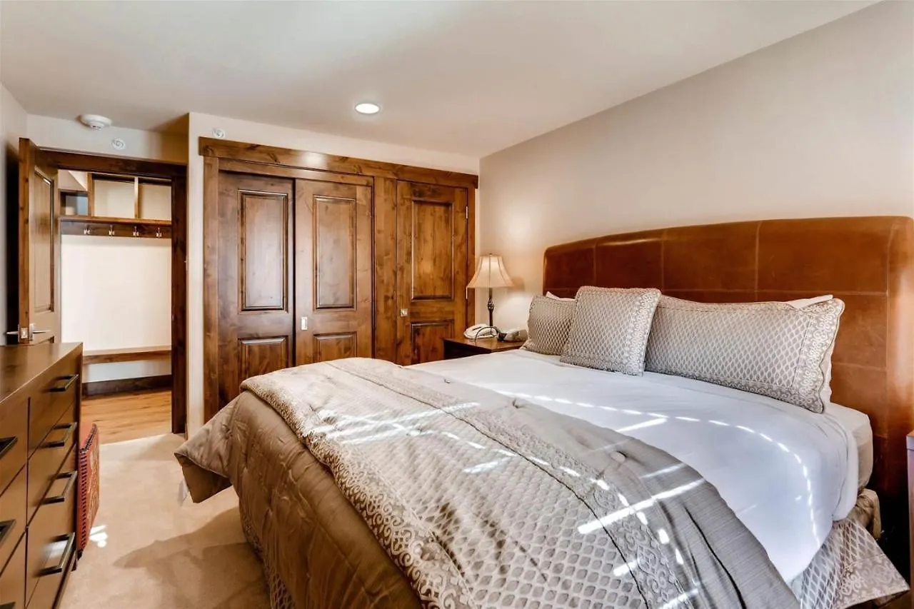 Luxury In, Out 1 Bedroom At Eagle Bahn Gondola Lodge