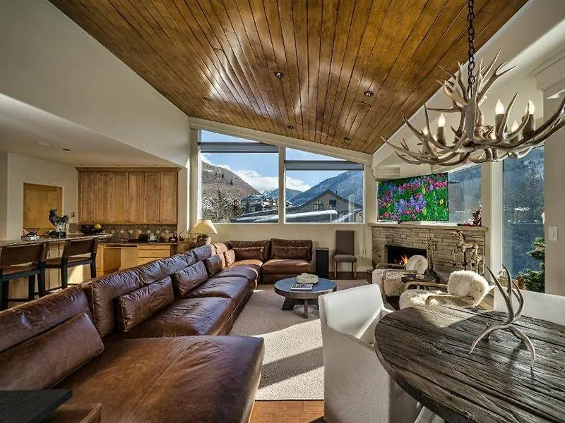 Vail's Mountain Haus At The Covered Bridge Lodge Vail