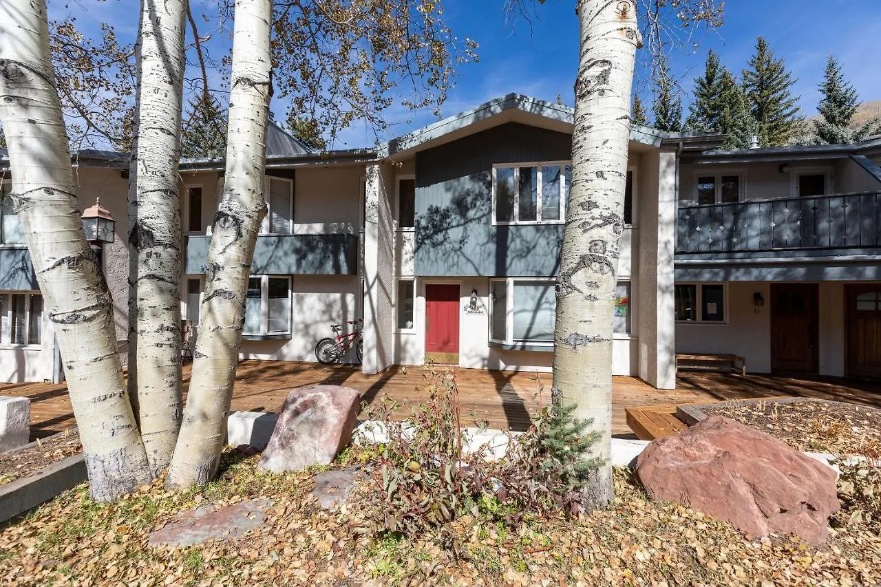 Trail's By Realty