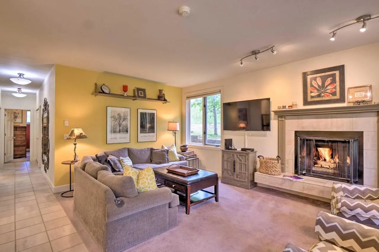 Updated 10-min Walk To Lionshead Village Apartment Vail