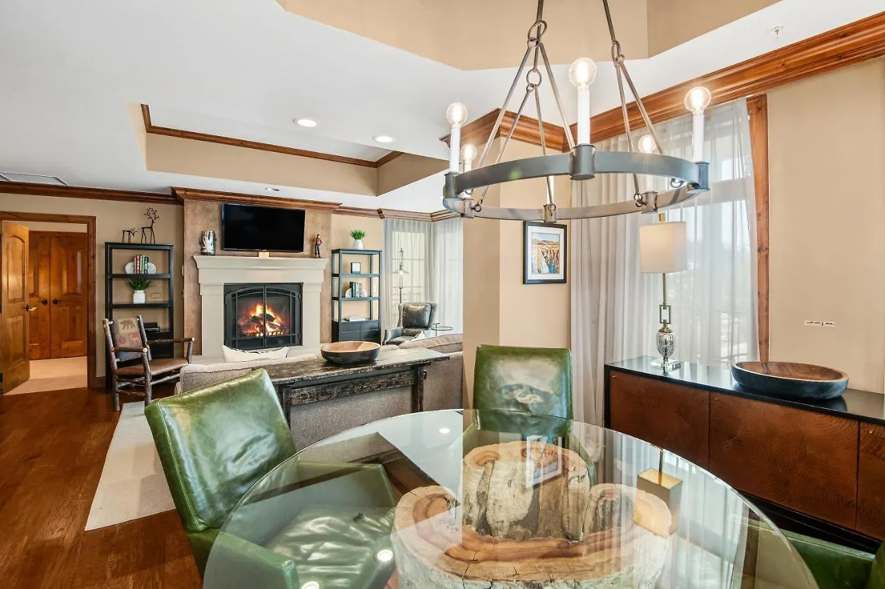 Ritz Carlton #410 *