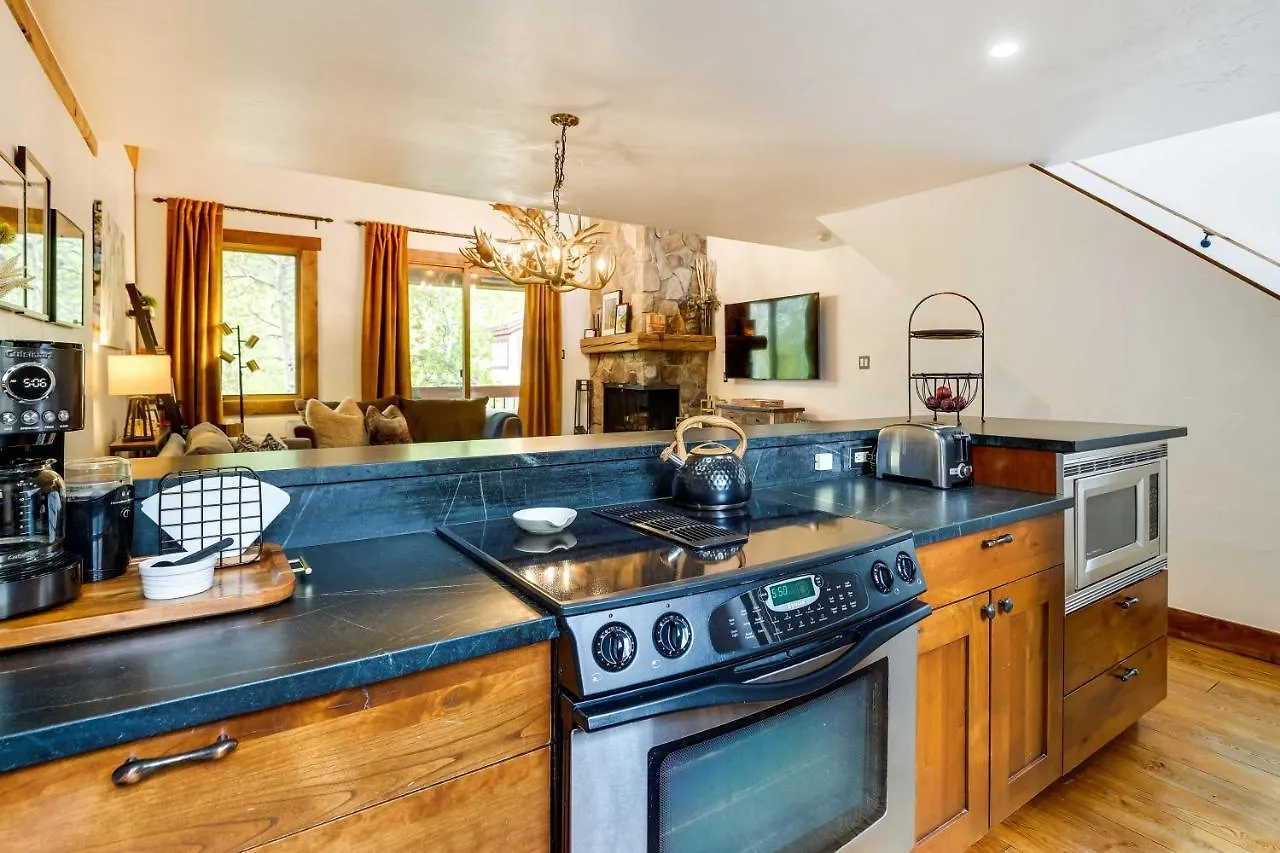 Elegant - Walk To Booth Falls Trail Holiday home Vail