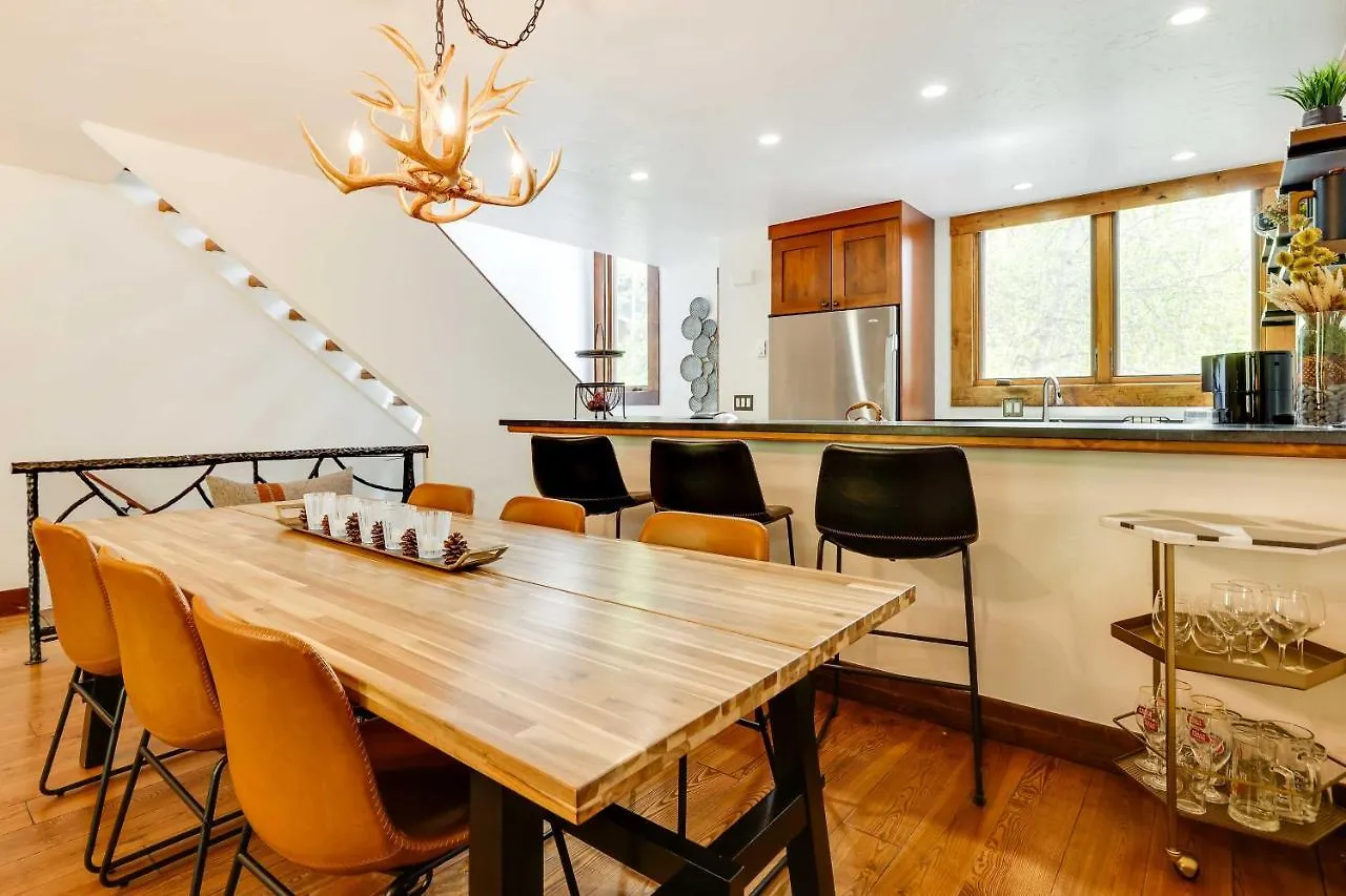 Holiday home Elegant - Walk To Booth Falls Trail *