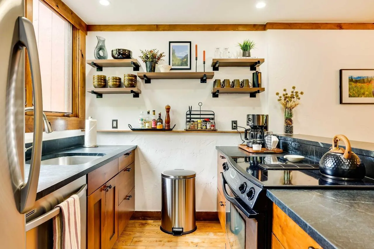 Elegant - Walk To Booth Falls Trail Holiday home *