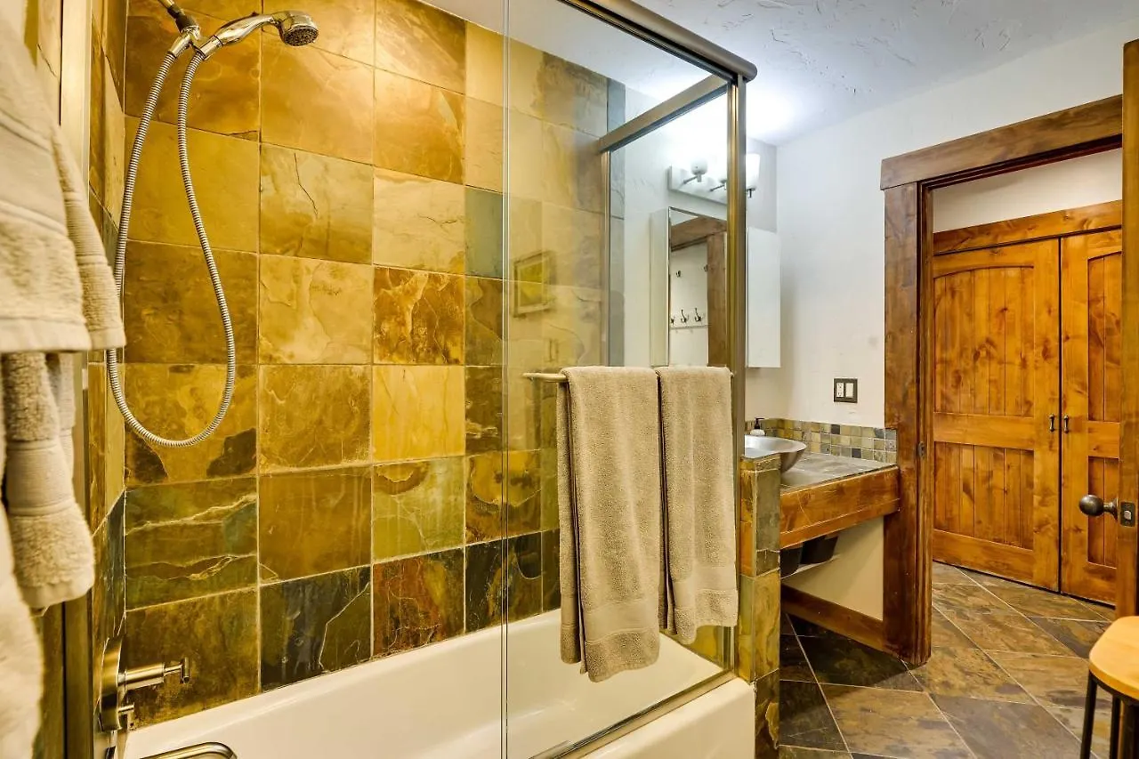 Elegant - Walk To Booth Falls Trail Holiday home