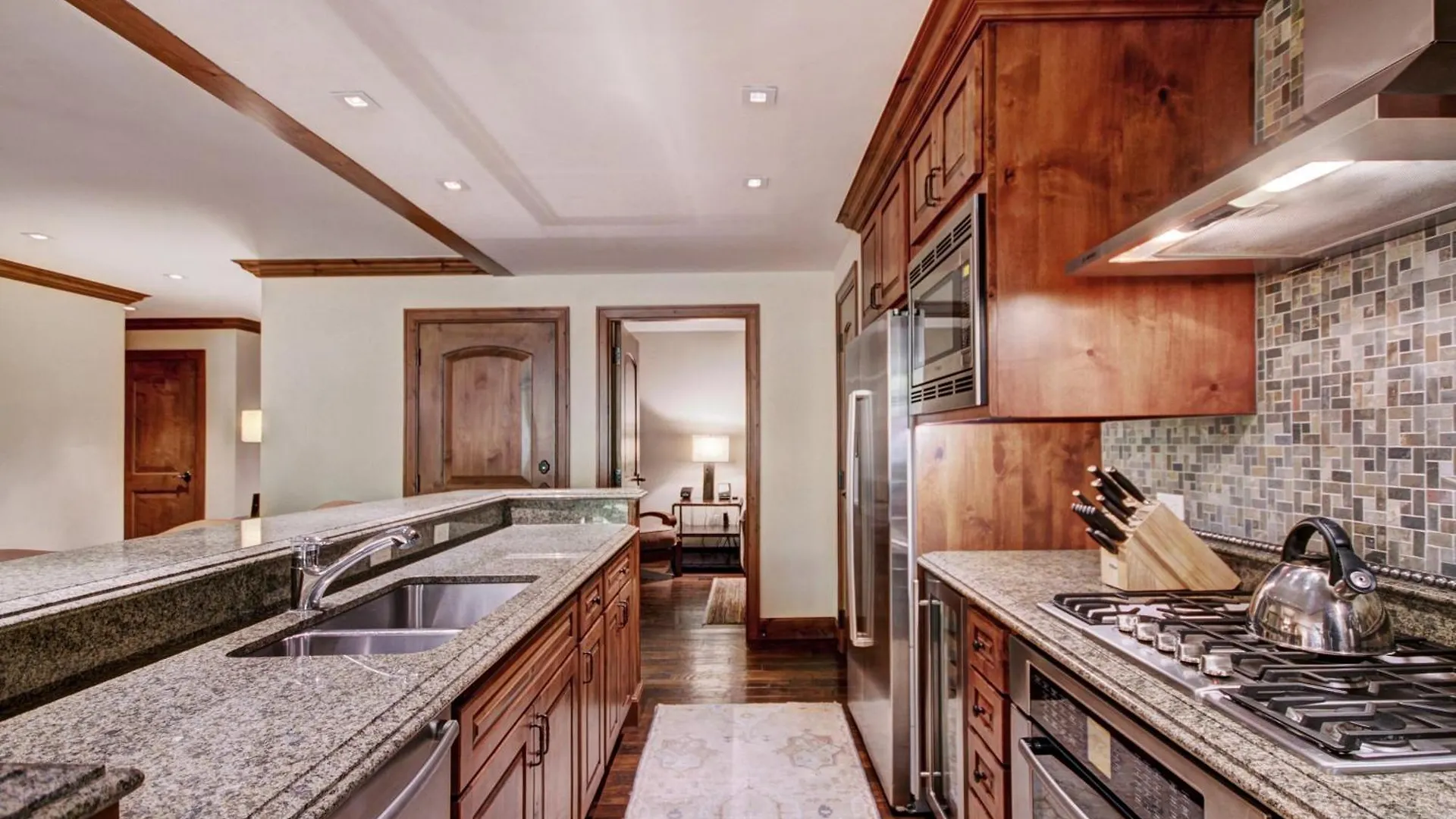 The Collection At The Ritz Carlton Residences ベール