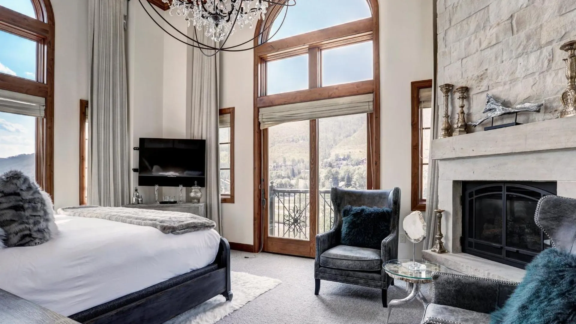 The Collection At The Ritz Carlton Residences