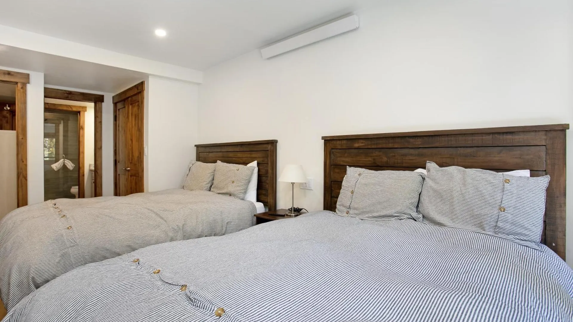 103 Fallridge Apartment
