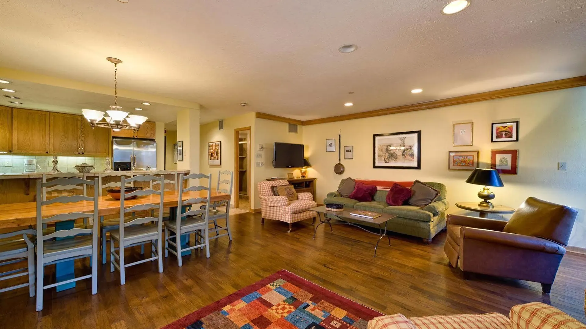 Vail's Mountain Haus At The Covered Bridge Lodge