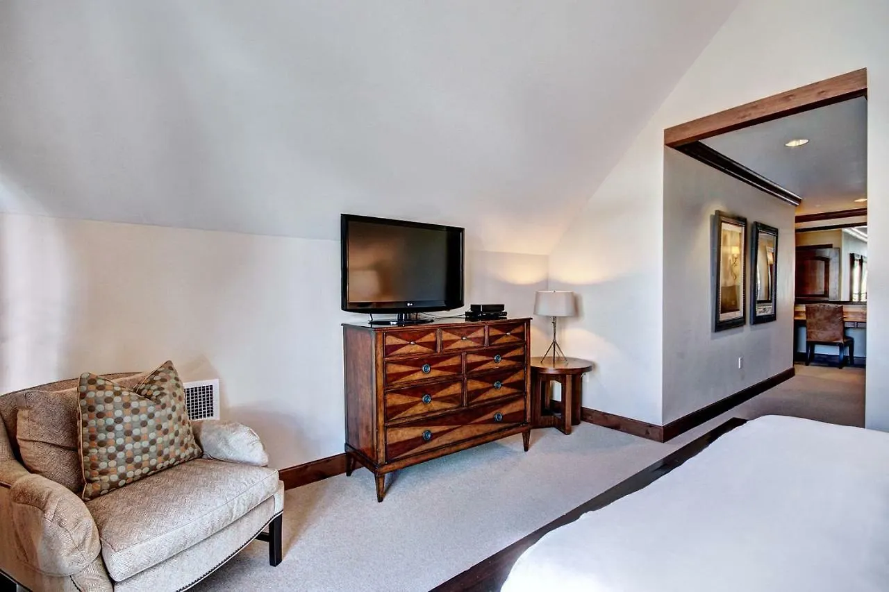Village Private 4 Bedroom W Full Kitchen Apartment Vail