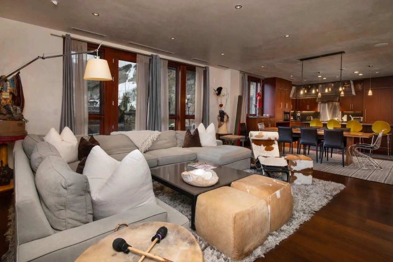 4 Bedroom Luxury At Solaris Residences Lägenhet *